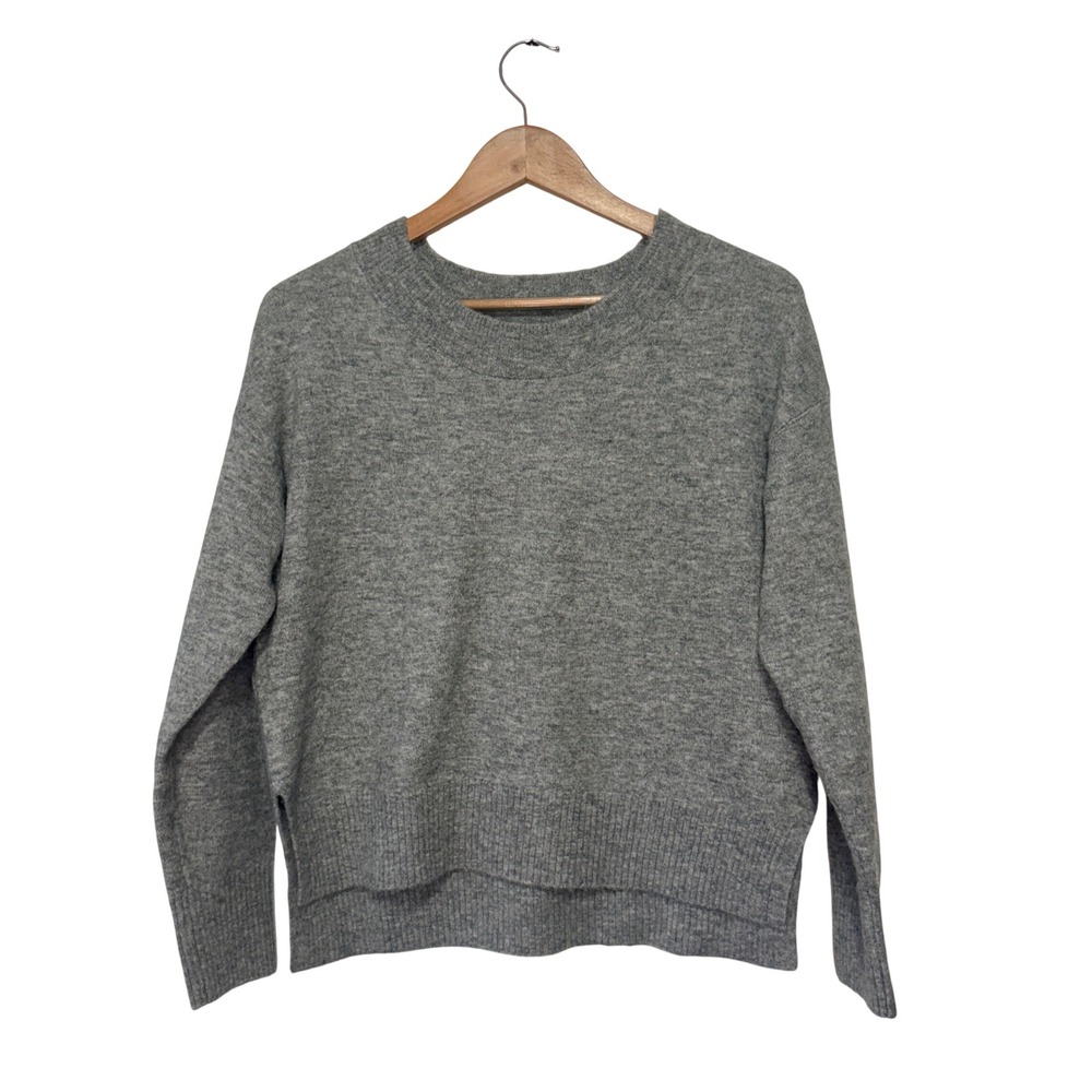 Levi's NWT Women's Gray Crew Neck Long‎ Sleeve Knit Sweater Size XS